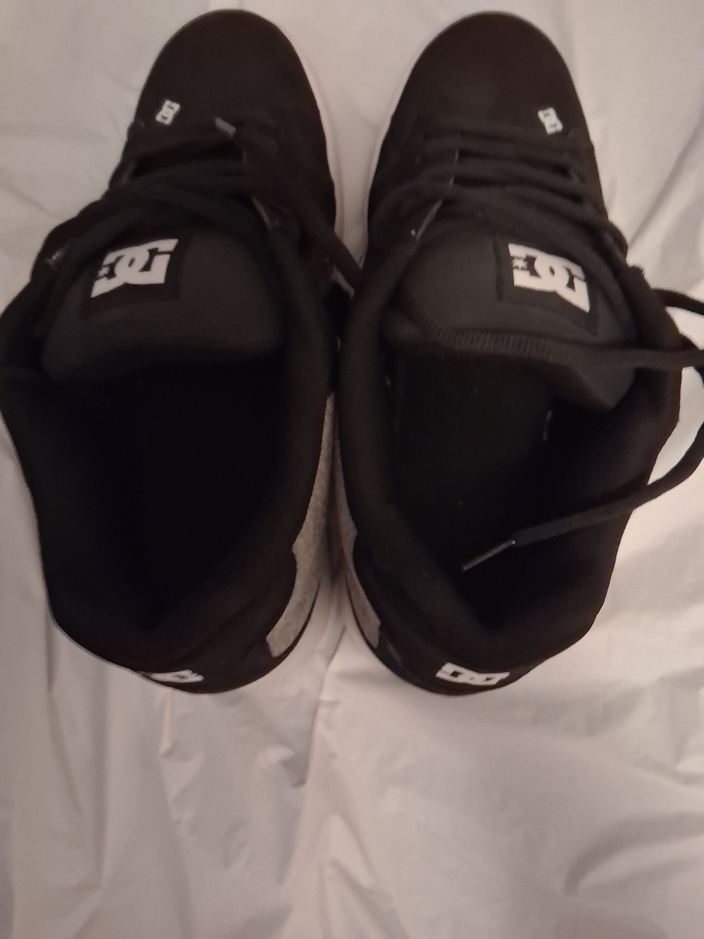 DC Shoes Men’s Black and Gray Skate Sneakers - Picture 6 of 10